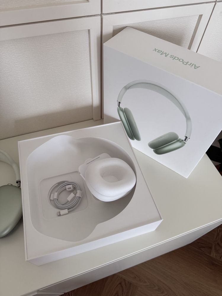 Airpods max зеленый