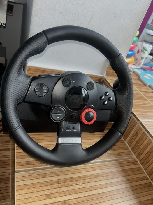 Volan Logitech Driving Force GT cu pedale și schimbător de viteze