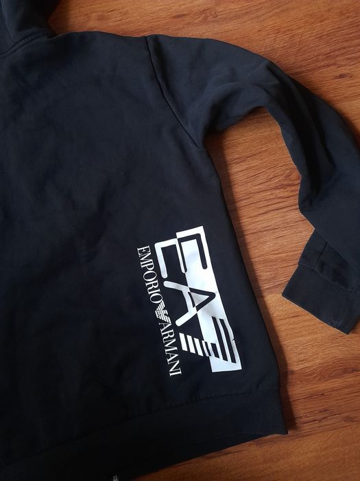 ARMANI EA7 мъжки Суитчър L размер.