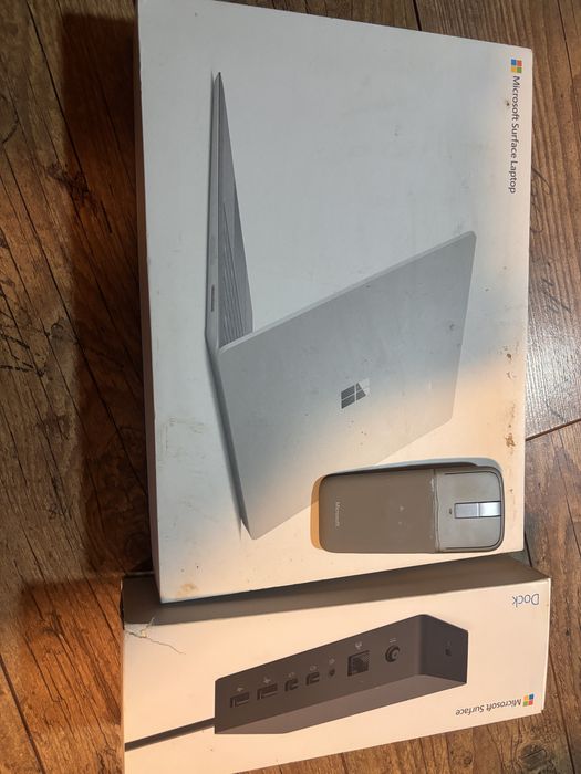 Laptop microsoft surface touchscreen