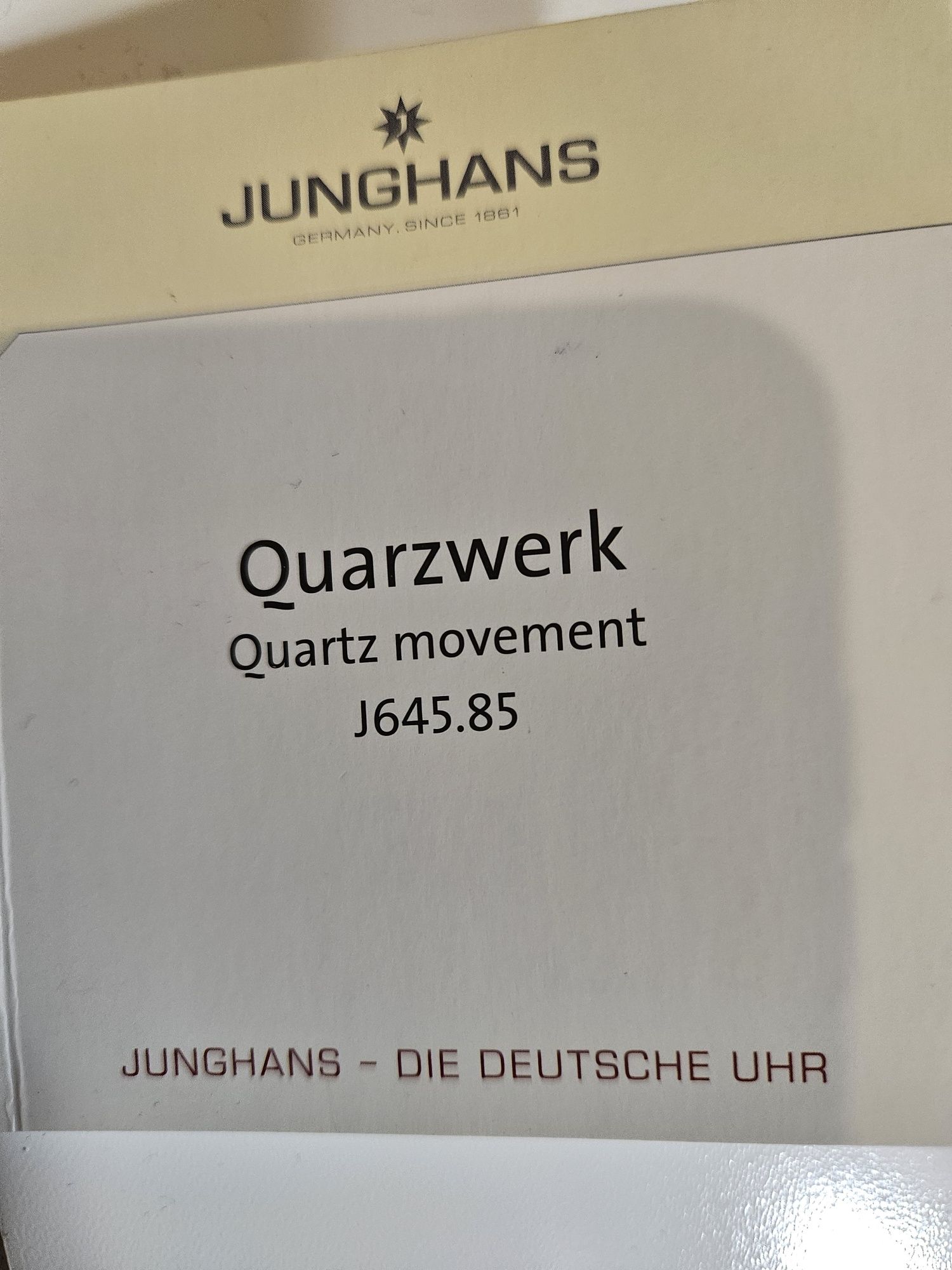 Продавам часовник Junghans - кварц.