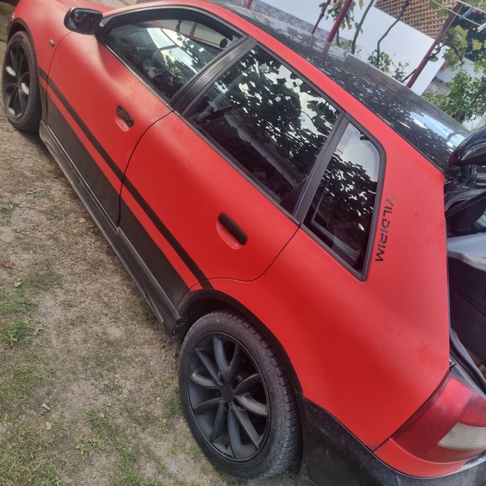 Vând Audi a 3 2003