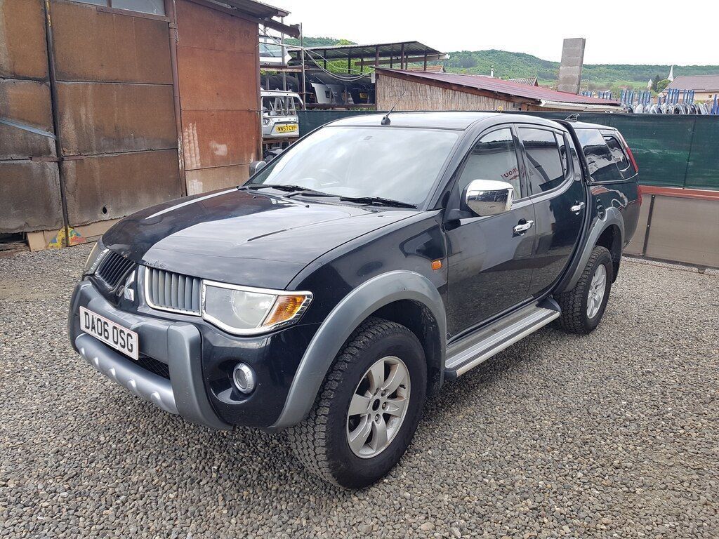 Dezmembrez Mitsubishi L200 2.5 Diesel 2006-2015