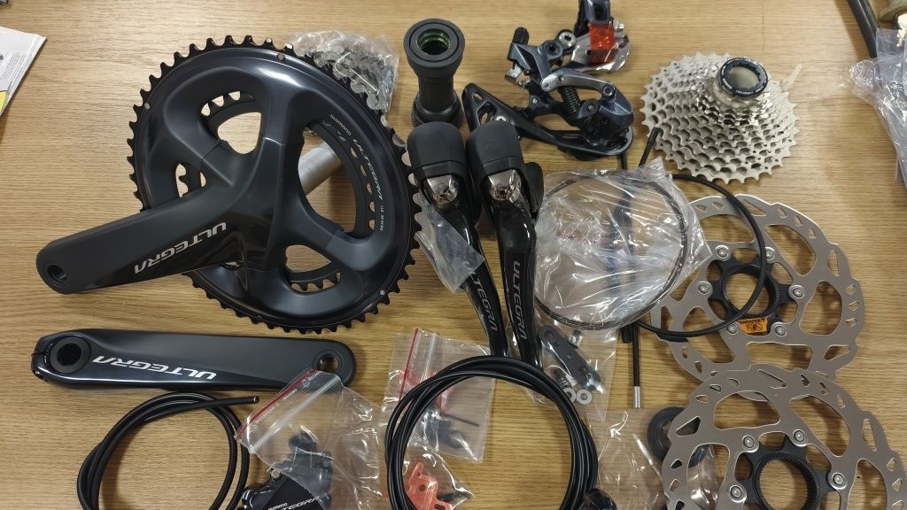 GROUPSET: Shimano Ultegra R8000 - 2x11 speed – HYDRAULIC BRAKES