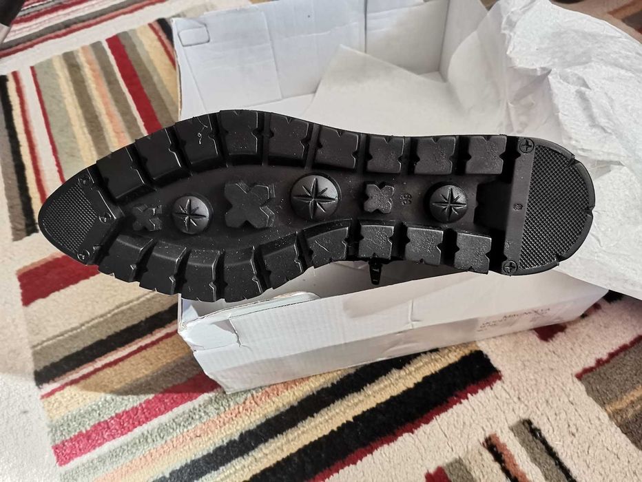 Нови, дамски боти. Естествена кожа, и велур.