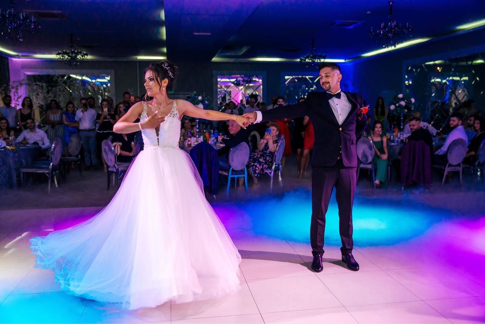 Rochie mireasa tip sirena cu trena