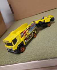 Macheta camion Scania+remorca+masinuta F 1-McDonalds-Hotwheels-jucarii