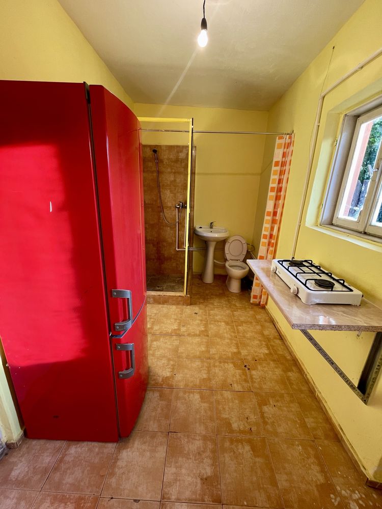 Casa la curte de închiriat pentru echipe de muncitori si străini