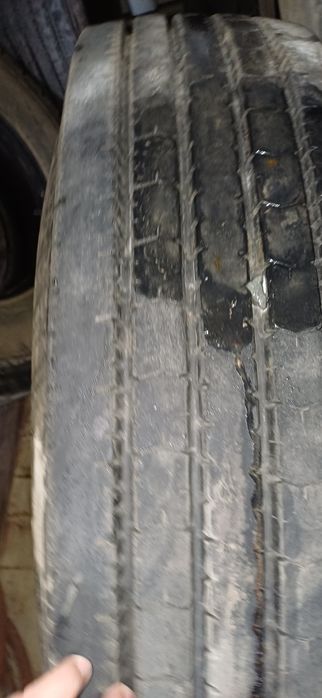 11 R 22,5 шины  продам