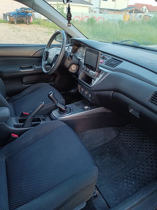 Mitsubishi lancer 1.6 benzina-avariat