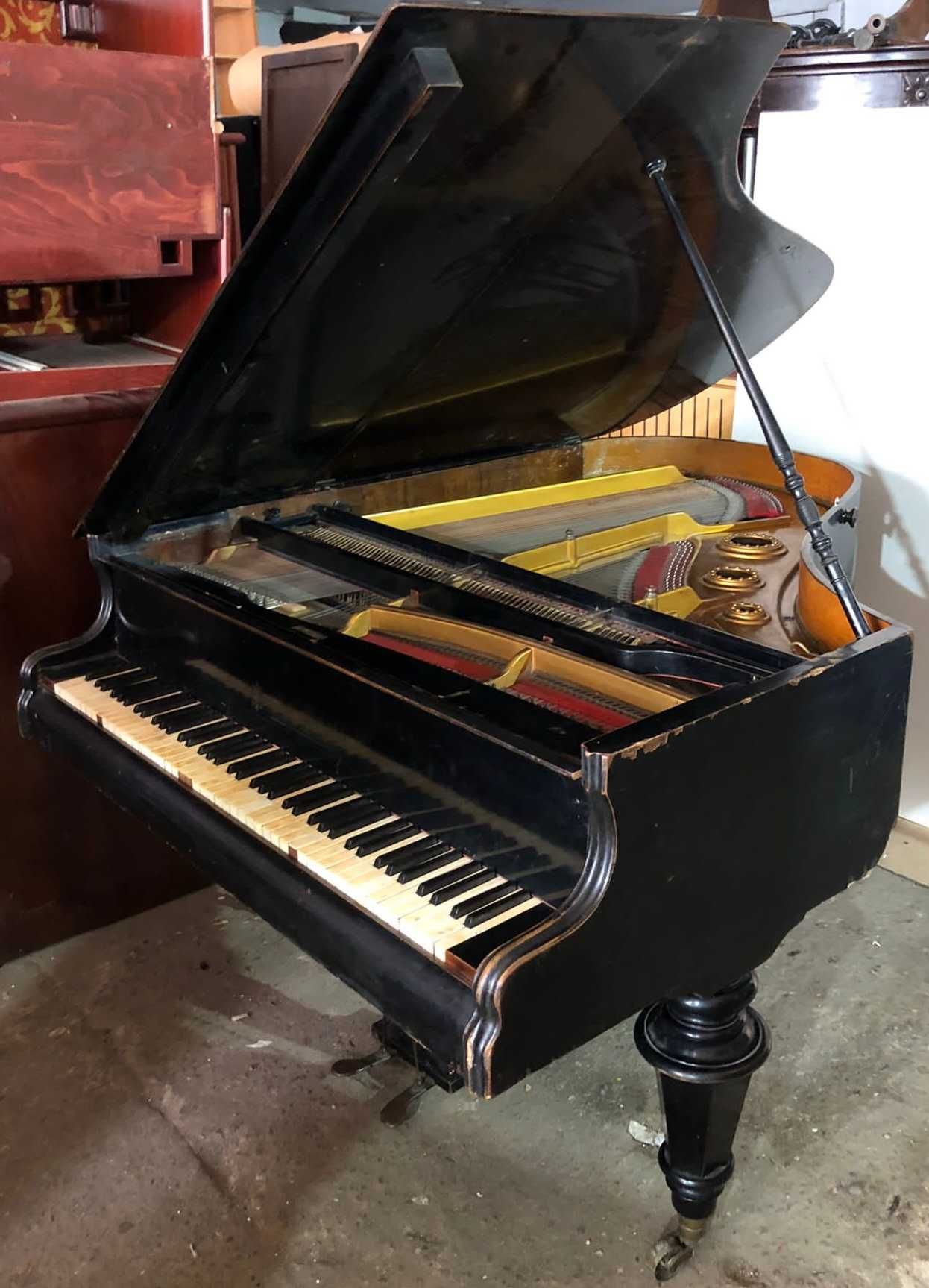 Pian Vintage cu coada ANT. PETROF; Pianina; Pian vechi; Piesa de decor