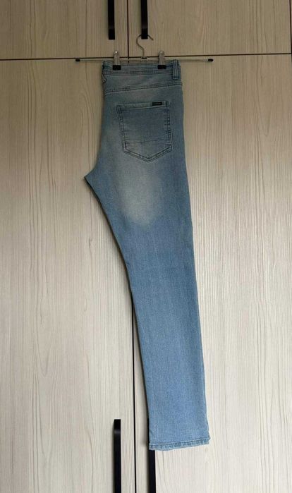 Blugi slim fit cu efect de spălare