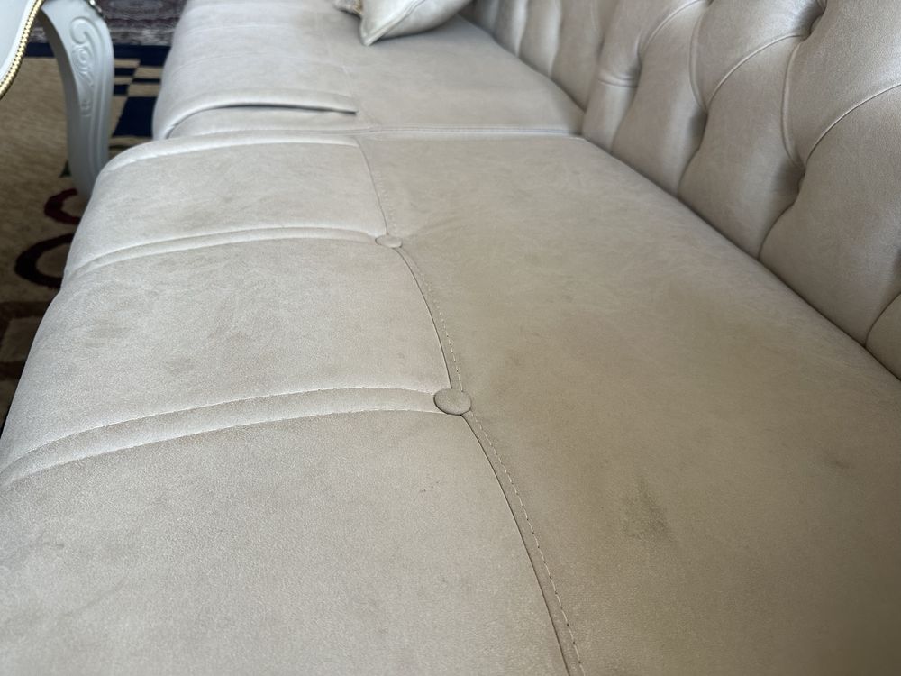 Divan b.u stol bilan kamplekt ideal xolatda
