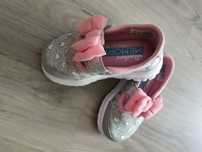 Skechers fetite noi
