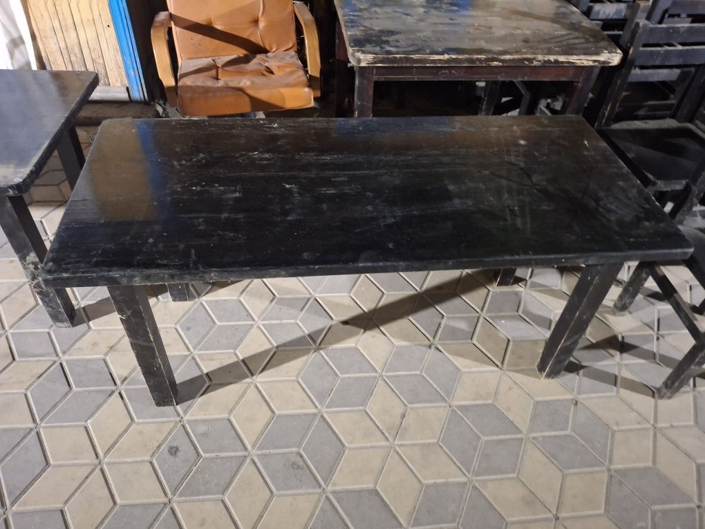 Продам стулья и столы б/у деревянный хорошего качества
