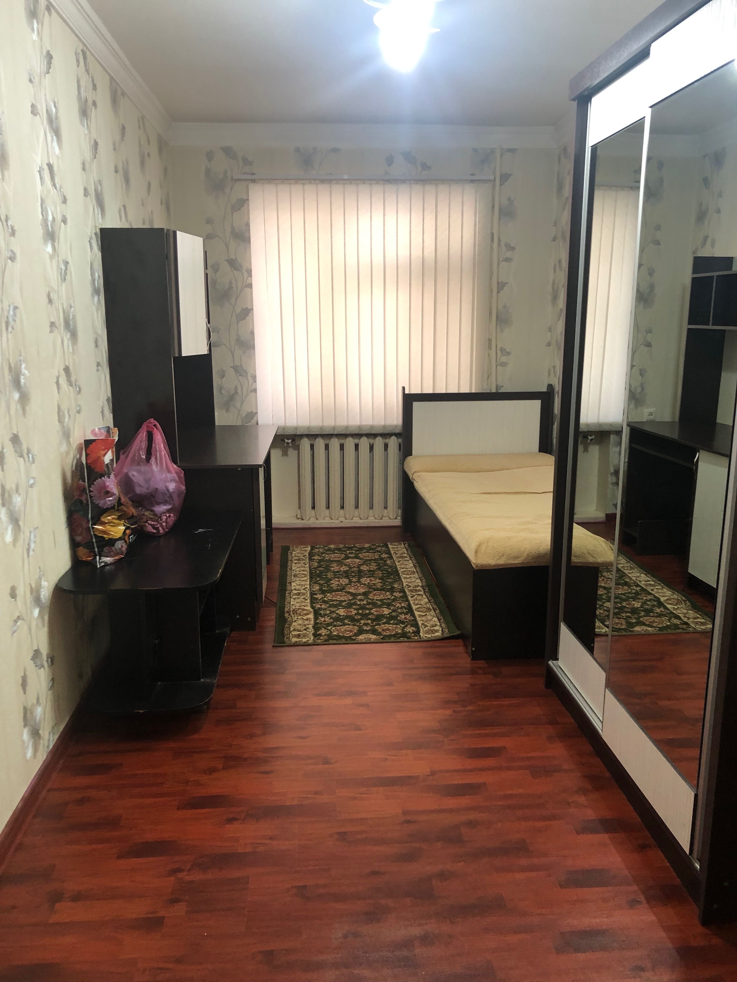 продается Юнусабад , квартира 2в3 /1/4 вдоль дороги под бизнес