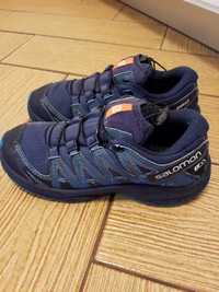 Pantofi sport Salomon impermeabili, mărime 33.