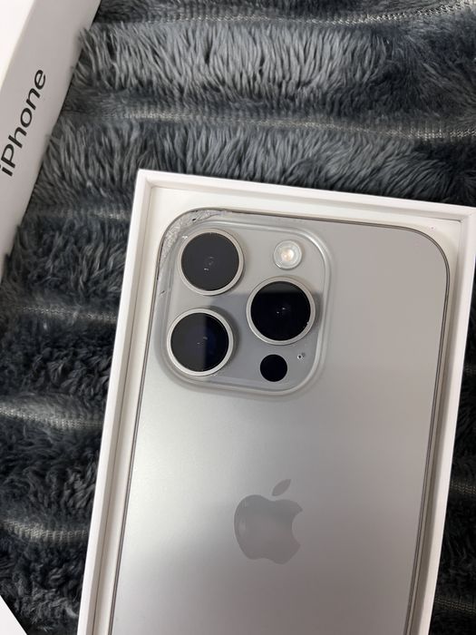 Продавам iPhone 15 Pro