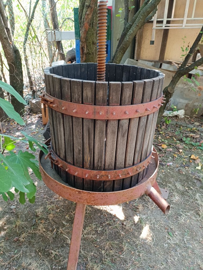 Presă de struguri, teasc