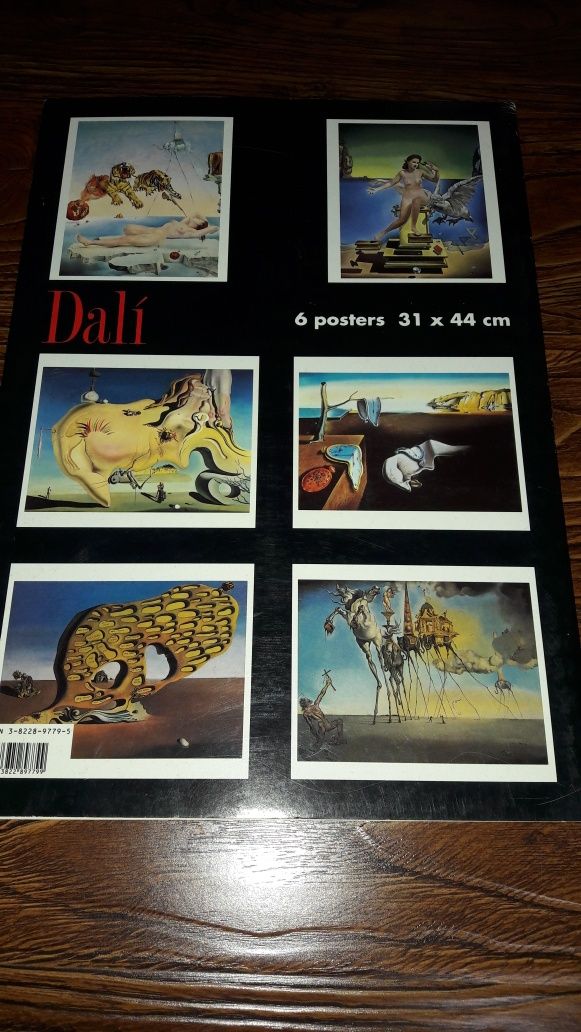 Posterbook Salvador Dali editat de Taschen
