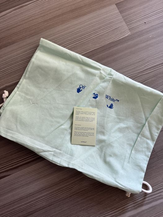 Vând teniși Off White mărimea 41