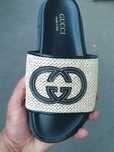Papuci gucci calitate premium