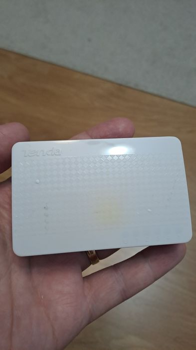 Switch Tenda S105 cu 5 porturi