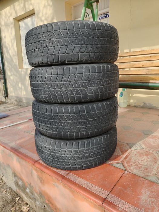 Шина балон Bridgestone Blizzak 255/55/20 сотилади