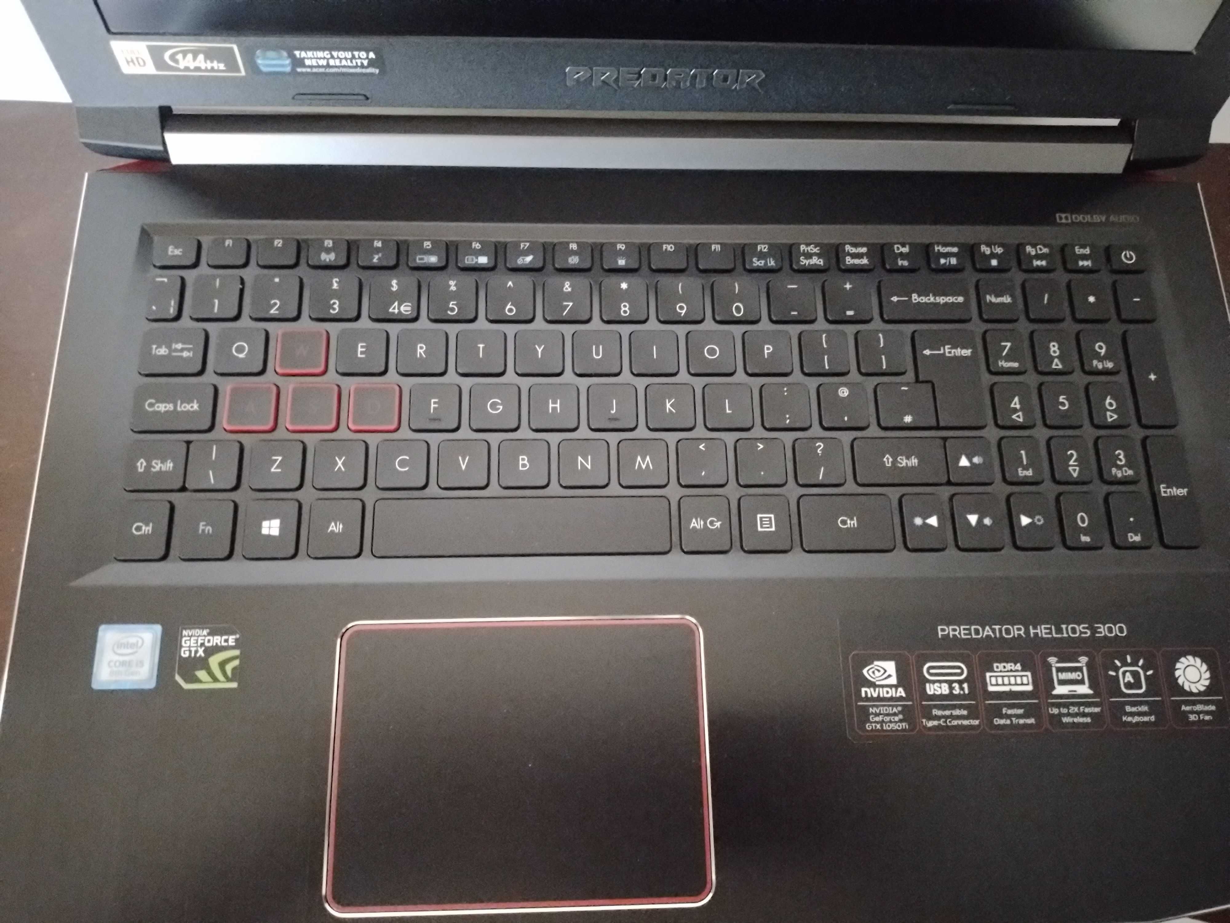Лаптоп: Acer Predator Helios 300