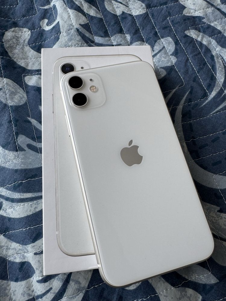 iPhone 11 / 64гб