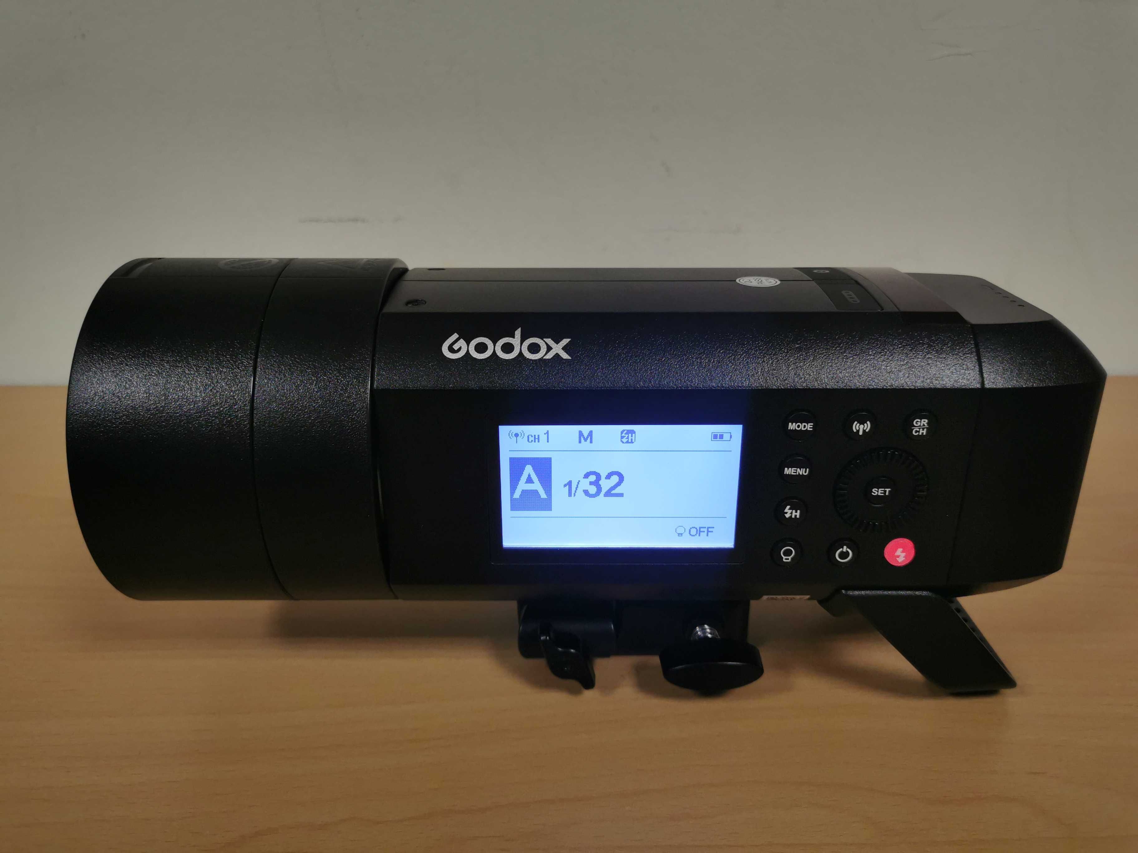 Godox AD400 Pro светкавица
