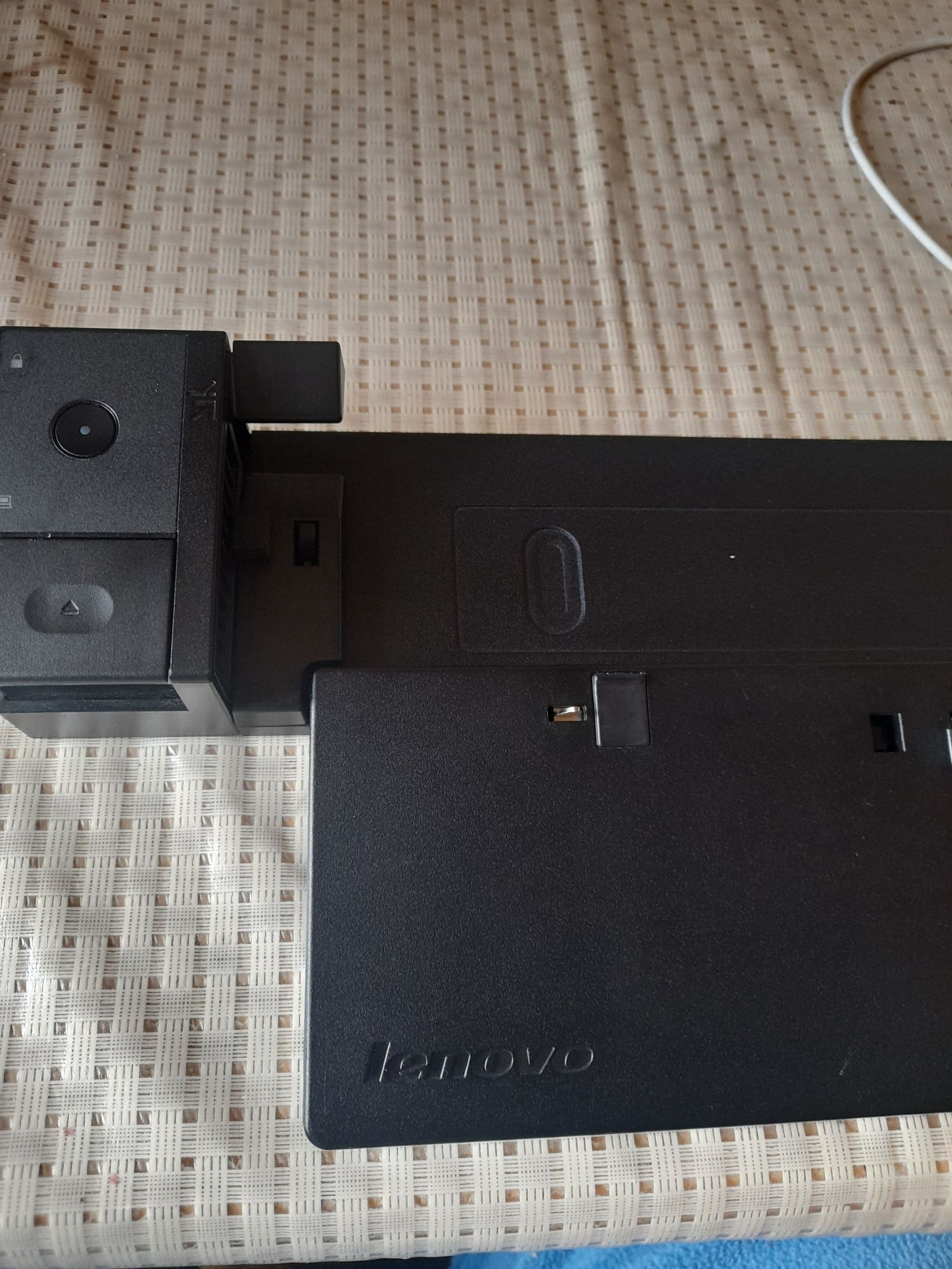 Vind dock lenovo tinkpad cu incarcator