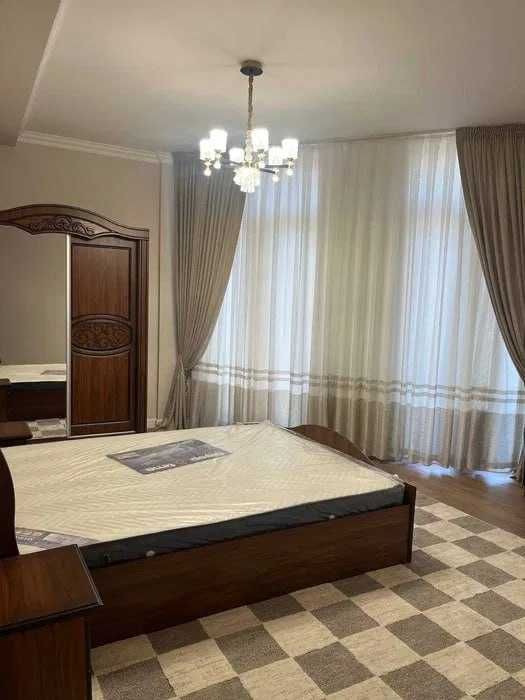 R10 Сдаётся Люксовая Квартира 4/1/9 в Алмазарском Районе!!