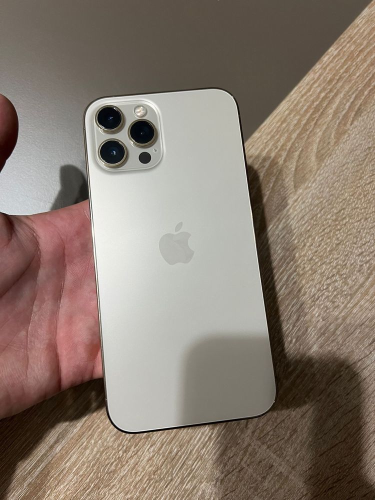 vand iphone 12 pro max