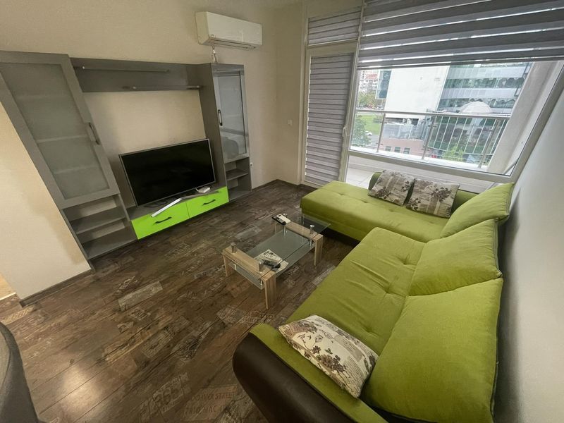 Ключ в офиса! Двустаен, под наем, ж.к Славейков с паркомясто