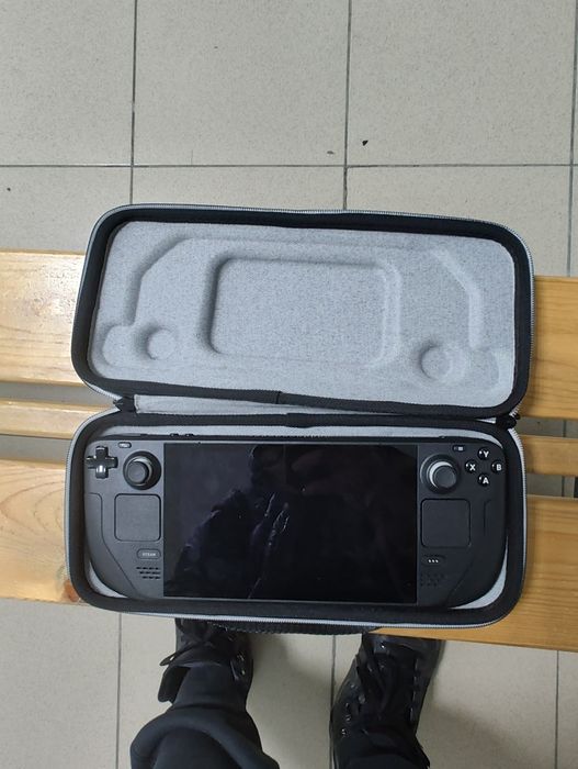 Steam Deck LCD 256gb + Microsd карта 30gb