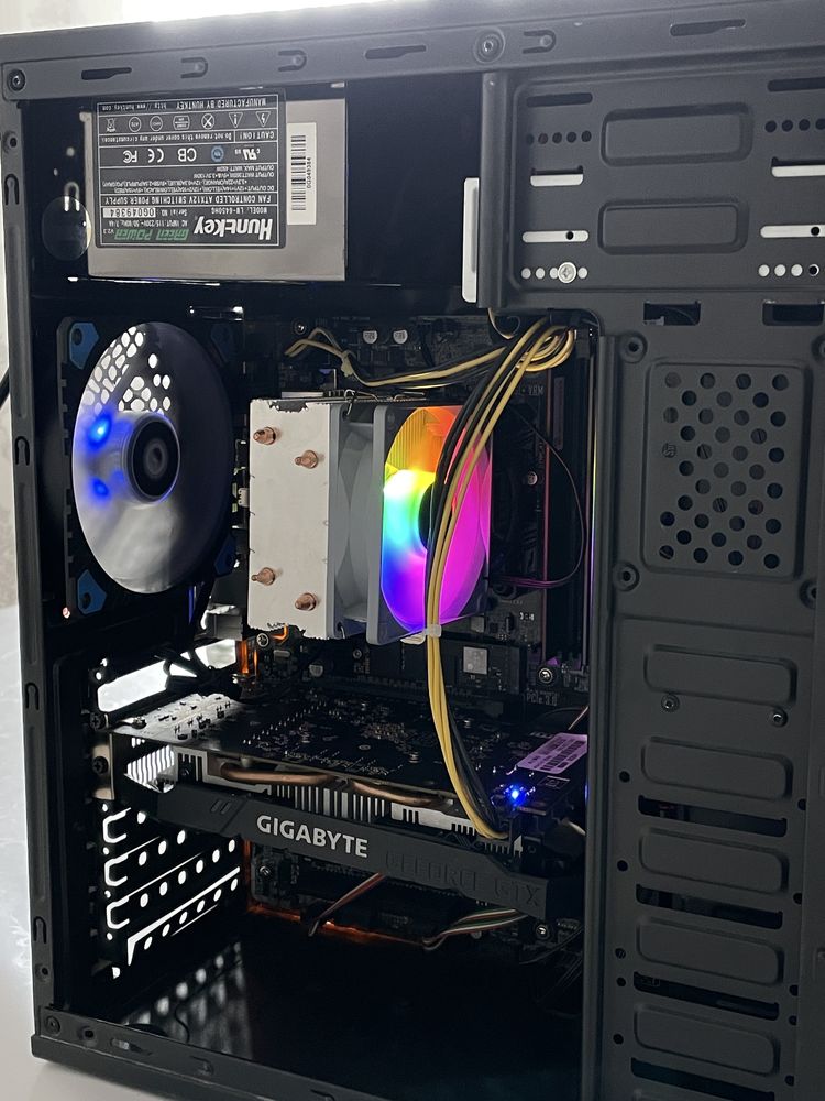 Игровой системный блок Xeon / RX 470 / 8 ГБ DDR4 / SSD 512