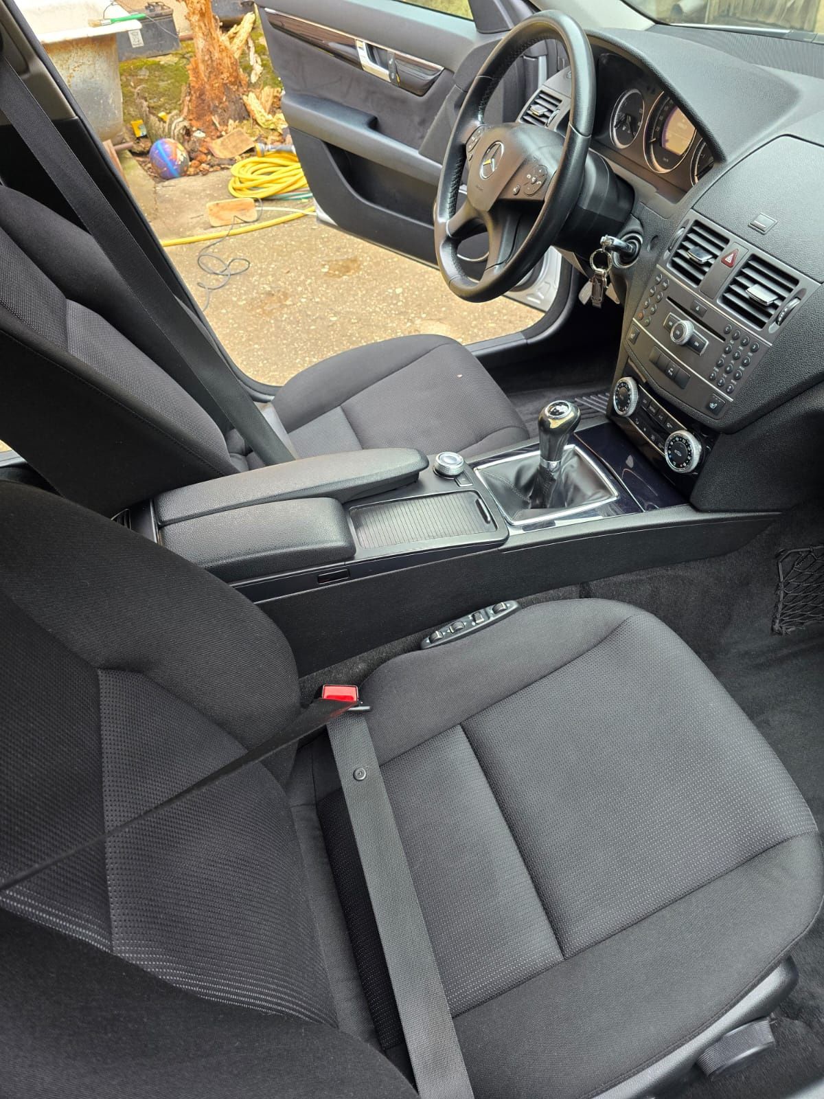 Vând.. Mercedes clasa C 200