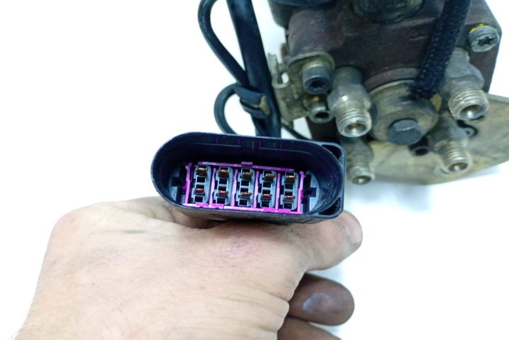 Pompa injectie 038150107D Skoda Octavia prima generatie (facelift) se