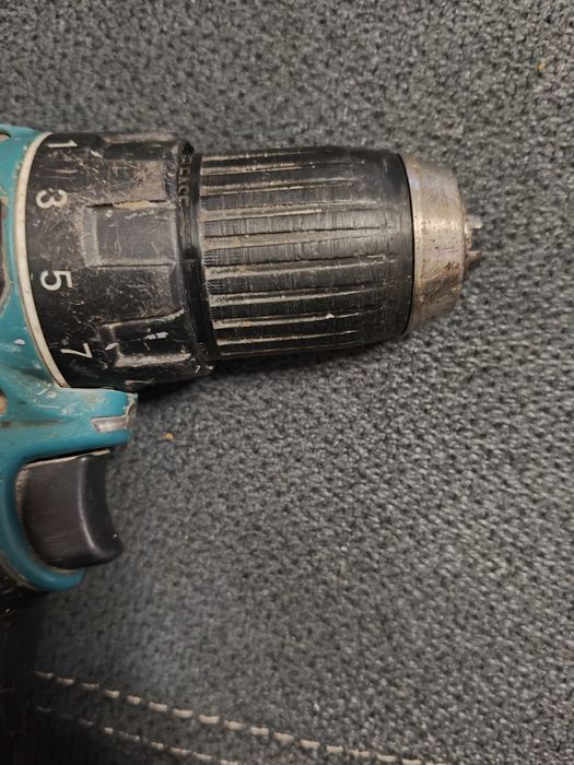 Vând bormașină Makita DDF456 originală