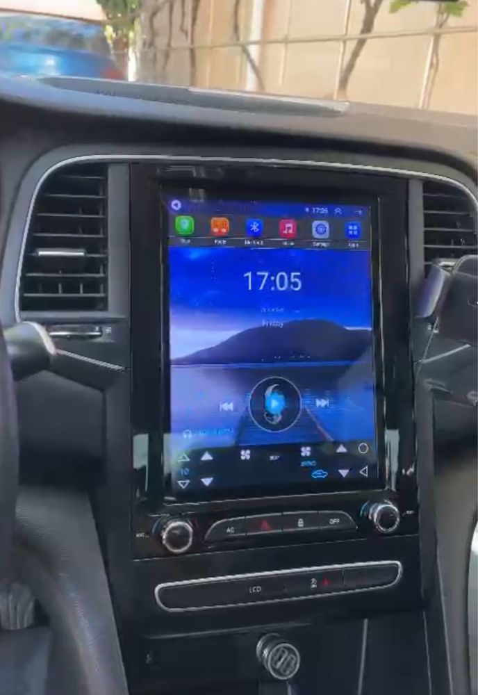 Navigații Auto DEDICATE Multimarcă + Cameră Marșarier & DVR CADOU