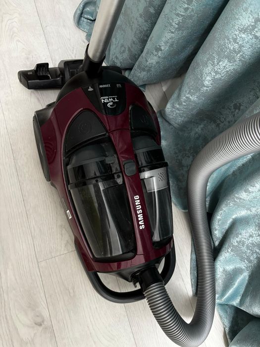 Продам пылесос в отличном состоянии