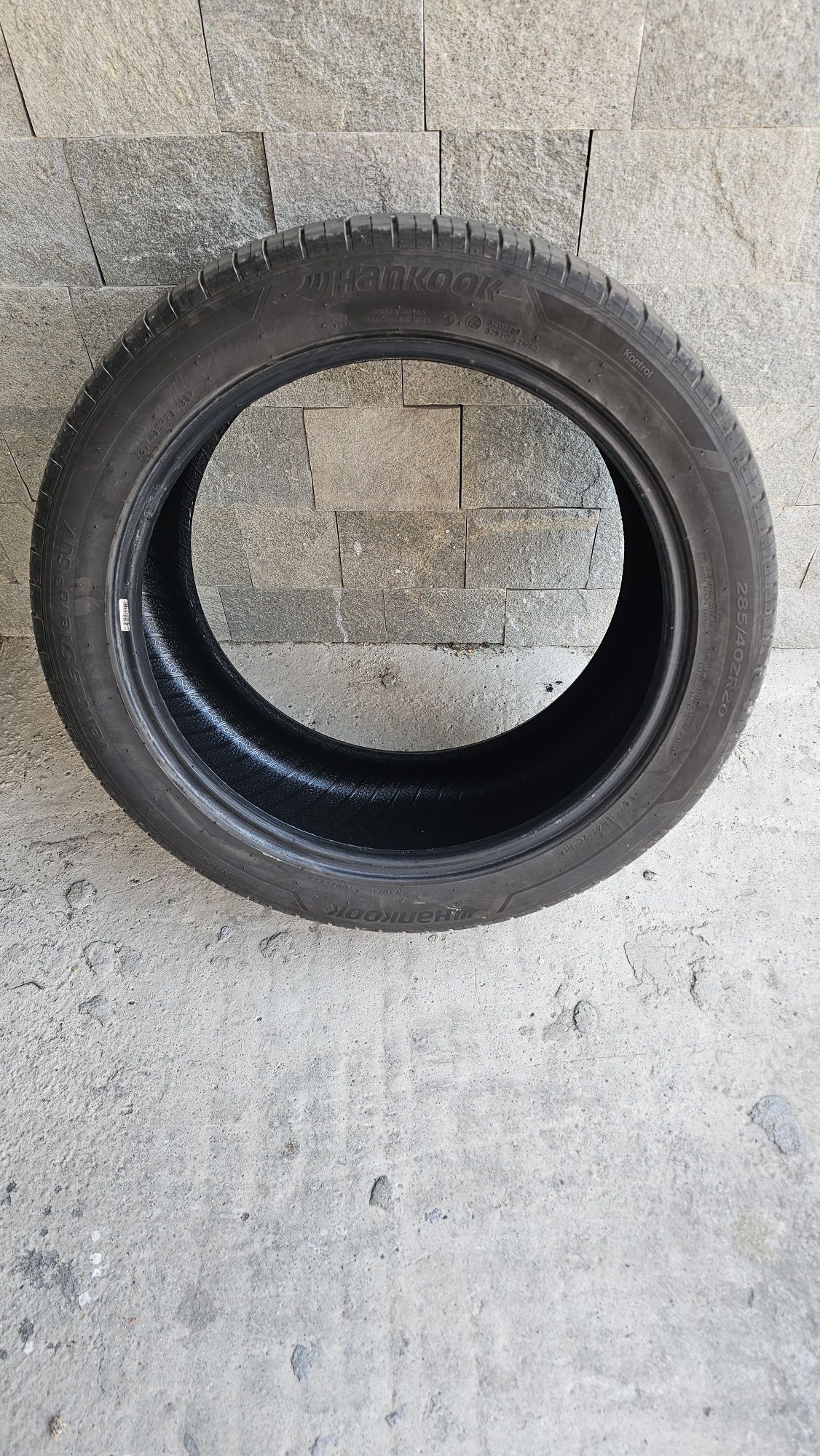 Гуми марка Hankook 285/40ZR20