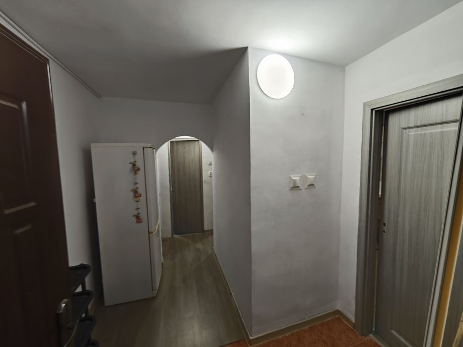 Vand apartament 2 camere decomandat