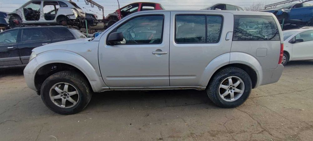 Dezmembrez Nissan Pathfinder an 2005 motor 2.5DCi