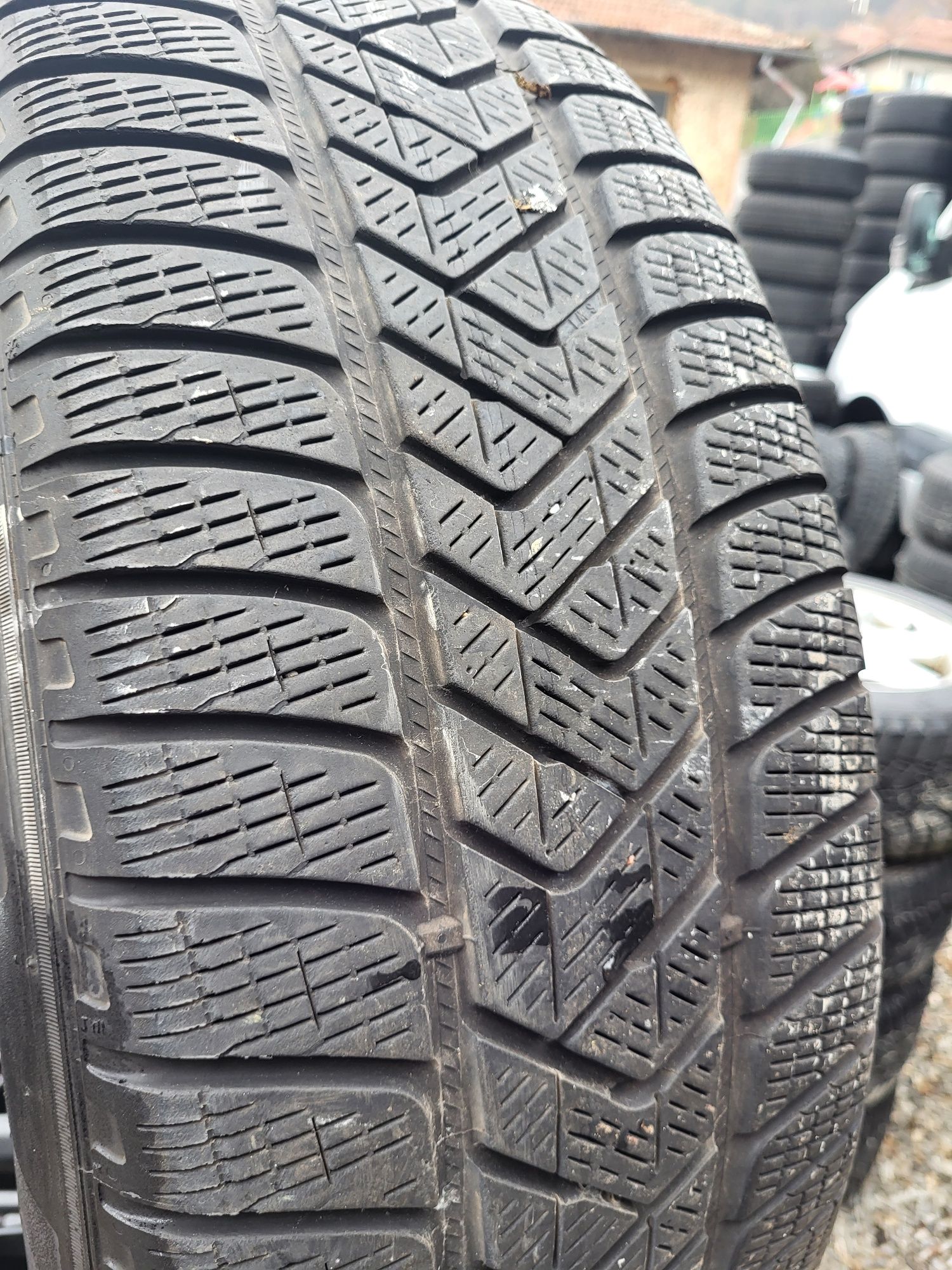 4 бр 235/60/18 Pirelli зимни гуми