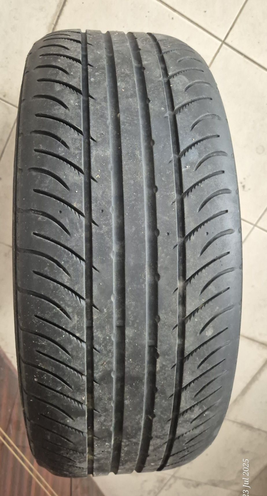 Гума а джанта 225/55/17