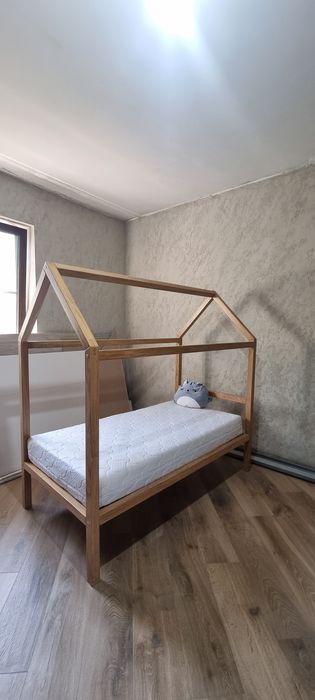 Кровать домик натуральное дерево