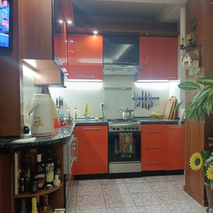 Продается 3хком в 4хком в центре