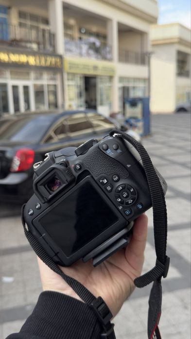 Canon 800D sotladi zo’r xolatta